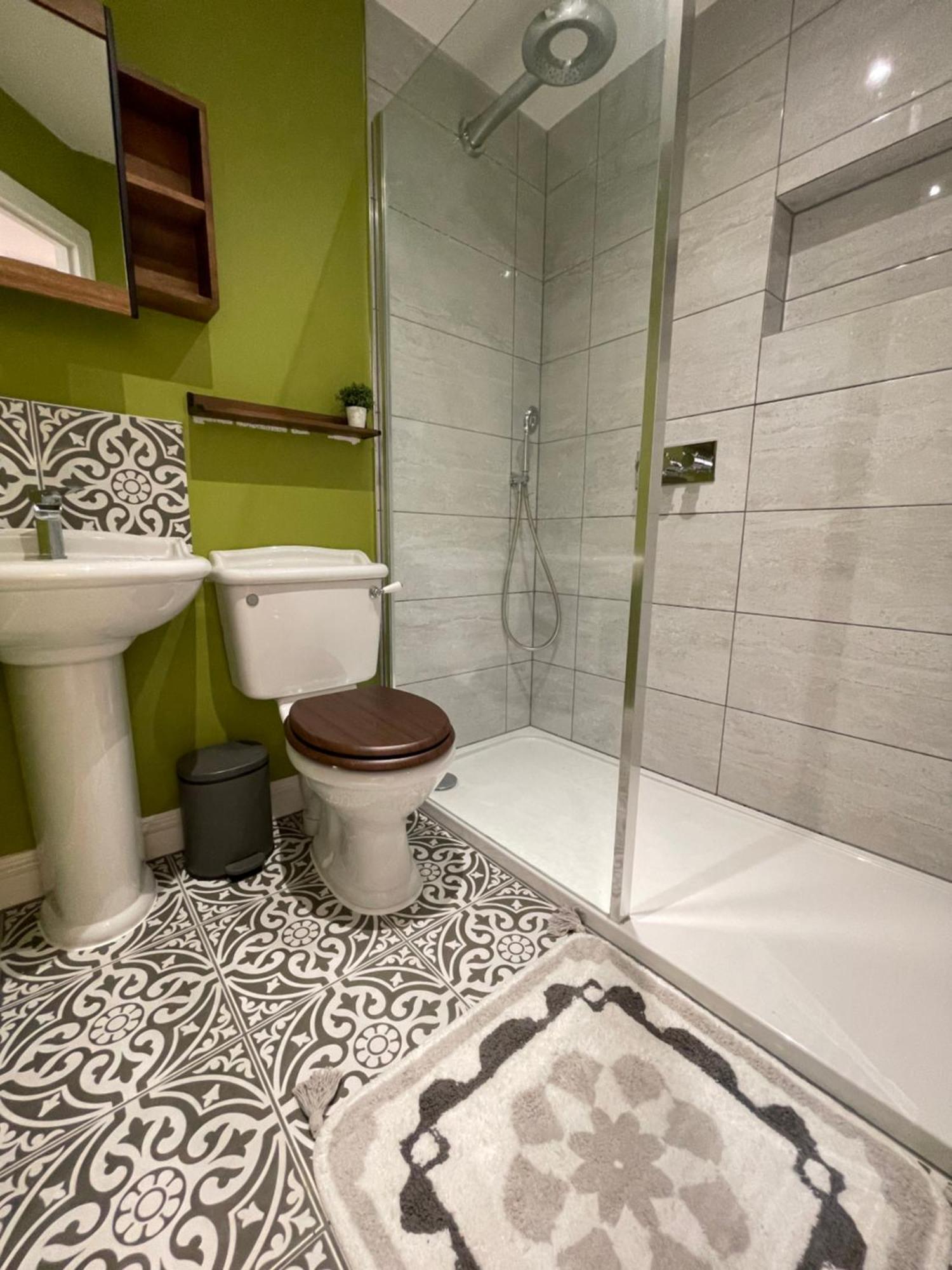 5 Bed House - Fancy - Sleep Up To 12 - Central London Exterior photo